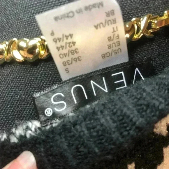 VENUS  Women’s size Small - Picture 11 of 13